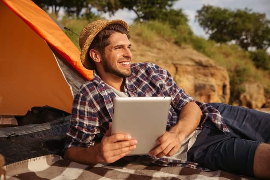 Ways to Get Access to the Internet when Living off the Grid